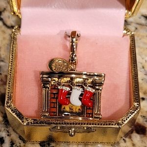 JUICY COUTURE 2010 LIMITED EDITION CHRISTMAS FIREPLACE CHARM